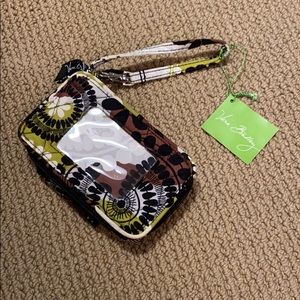 very bradley wristlet